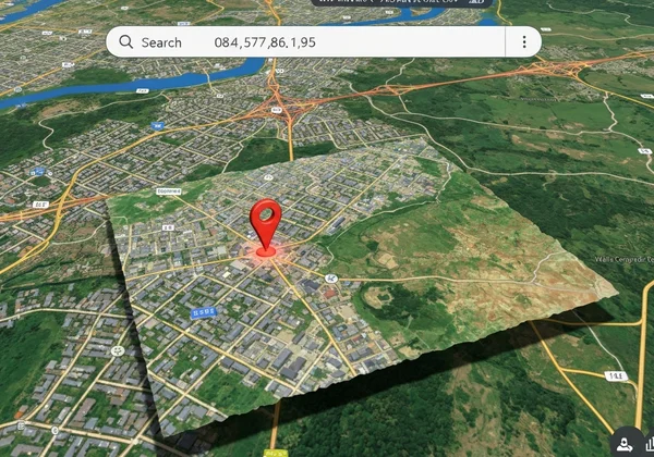 แผนที่แสดงหมุดที่พิกัด พร้อมภาพถ่ายที่แสดง
